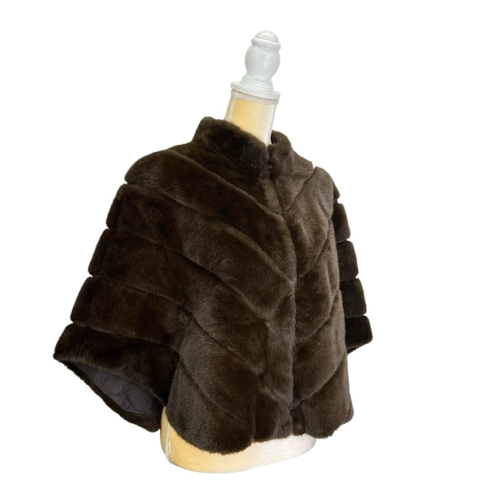 La Fiorentina Faux Fur Capelet Dark Brown Zip Front One Size Plush Cape New NWT - Picture 3 of 8